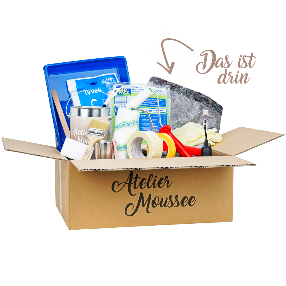 Die Atelier box ist ein Komplettset zum renovieren mit allen Maler Utensilien die man braucht. Pinsel, Farbe, Farbwanne, Abdeckfolie, Malerkrepp, Farbrolle, Wandfarbe, Malerflies und Bedienungsanleitung